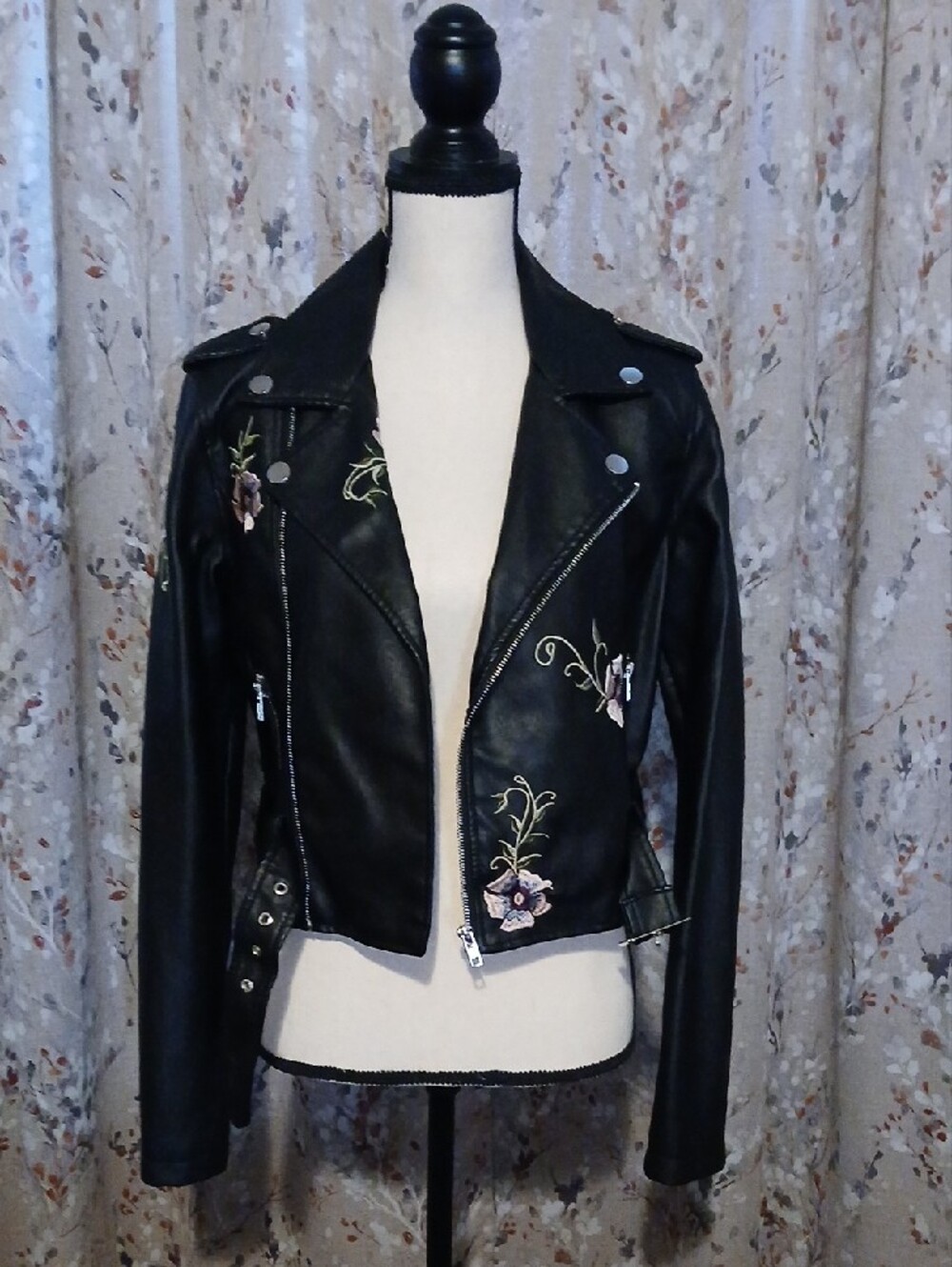 Ashley By 26 International Black Floral Embroidered Leather Moto Jacket - Picture 5 of 5